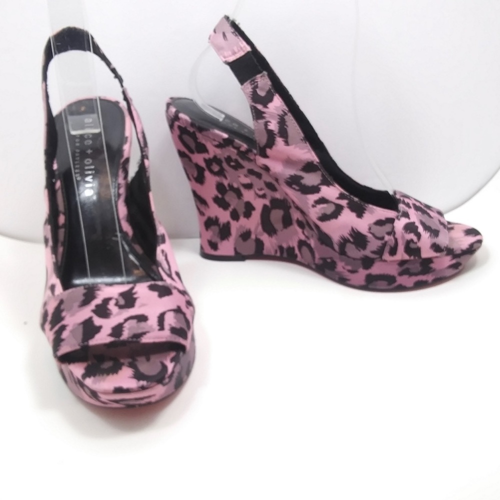 ALICE + OLIVIA PinkAnimal Print Platform Sandals Size 8.5